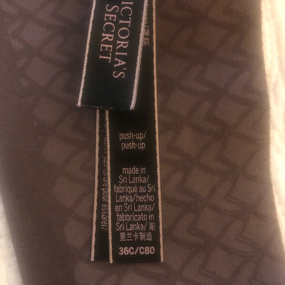 Victoria Secret Push-up Bra - Picture 6 of 8